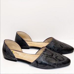 Free People Gray snakeskin cut out flats Size 9